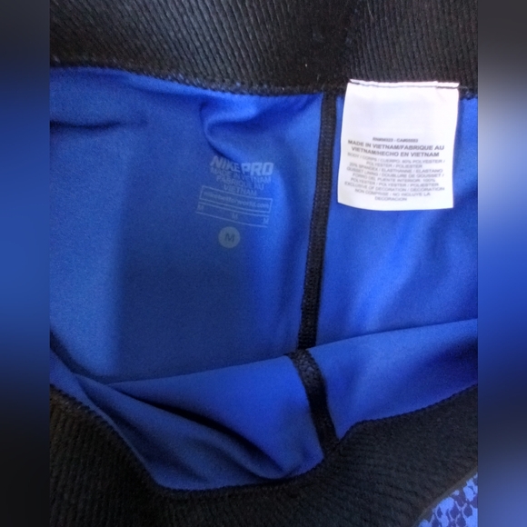 Nike Pro Medium - Picture 2 of 6